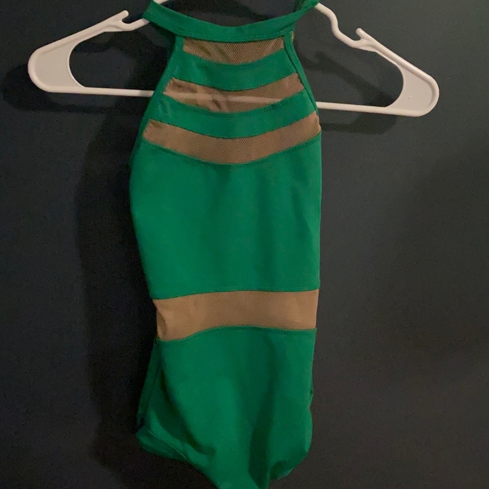 Kelly green five dancewear Leo PA